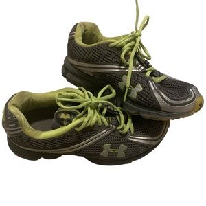 Under Armour Gray Neon Green Running Shoes Sneakers Size 6